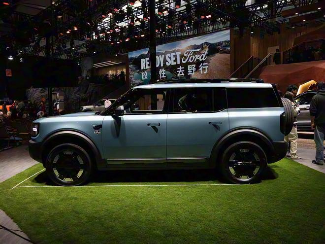 全地形露营SUV”亮相！增程纯电双动力不